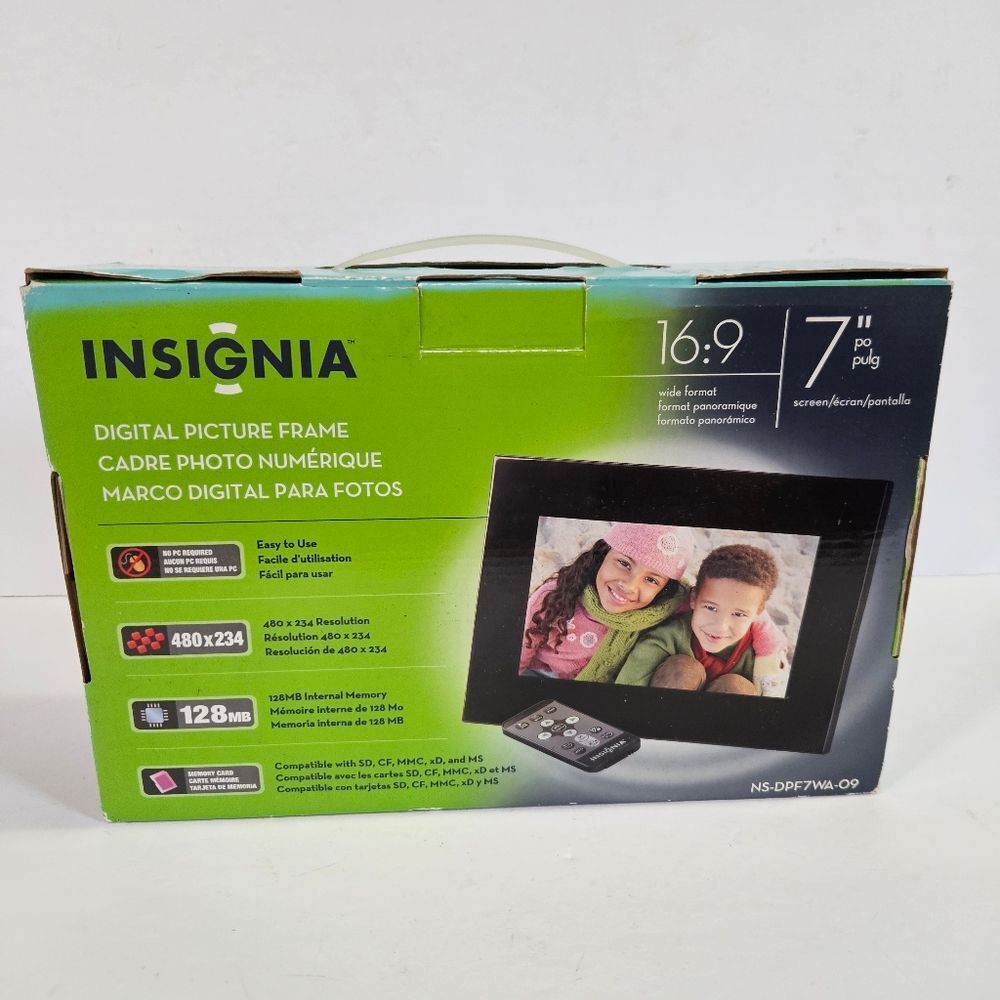 NIB Insignia 7" Widescreen NS-DPF7WM-09 LCD Remote Control Digital Photo Frame